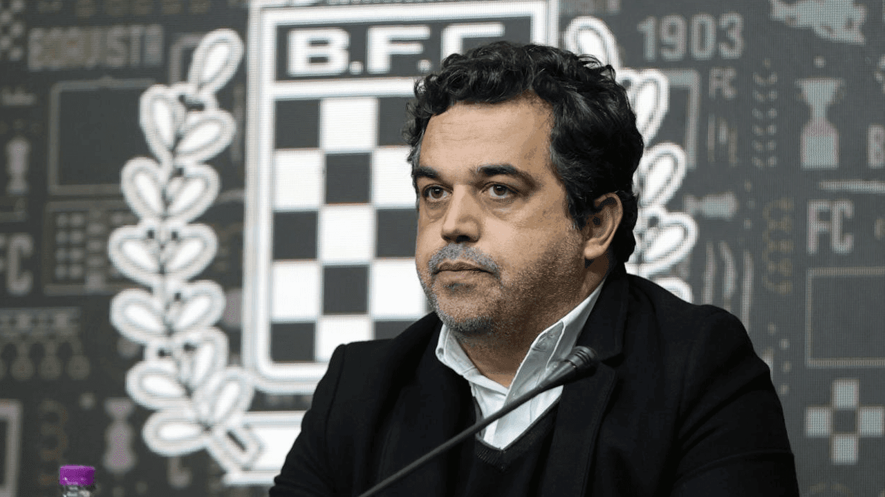 Vítor Murta só vai continuar em funções até Abril