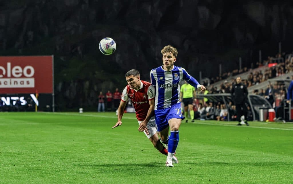 Dragão vira jogo na Pedreira e dispara na liderança
