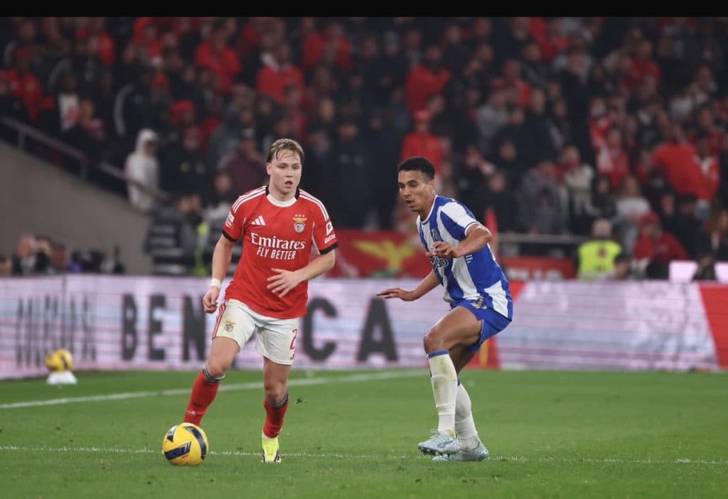 FC Porto deixa fugir vantagem de dois golos e Benfica resgata empate no clássico