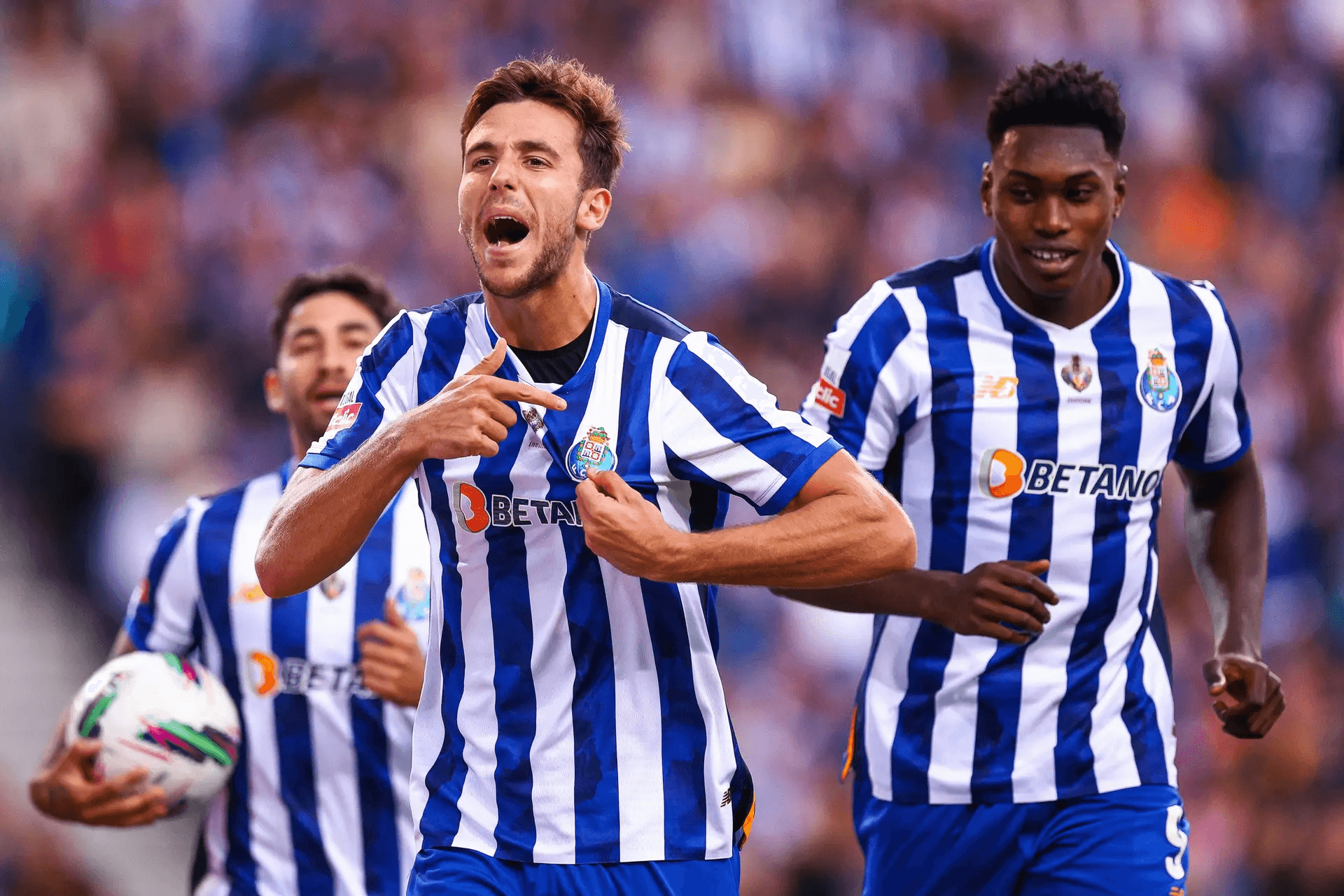‘FC Porto goleou o Arouca