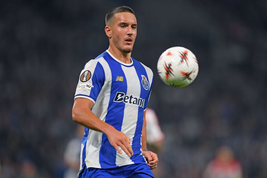 Dennis Gül decide e FC Porto fica mais perto do título